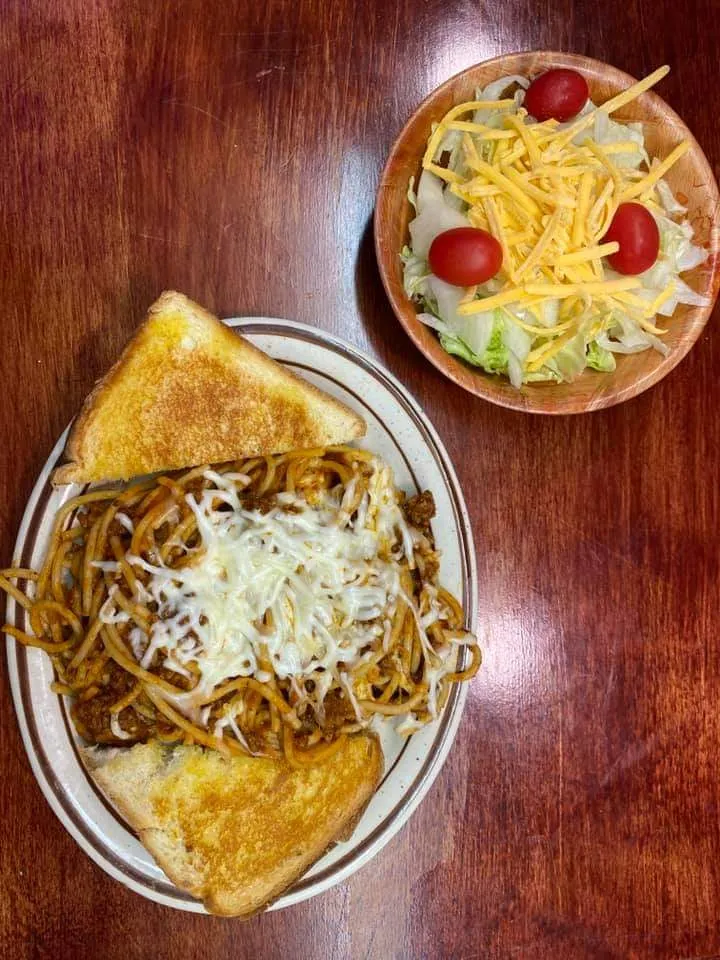Spaghetti with Salad